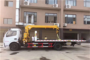 彝良附近汽车轮胎更换